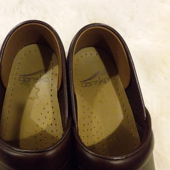Brown Dansko shoes. EUC.  Size 36. Smooth leather. - Picture 4 of 4